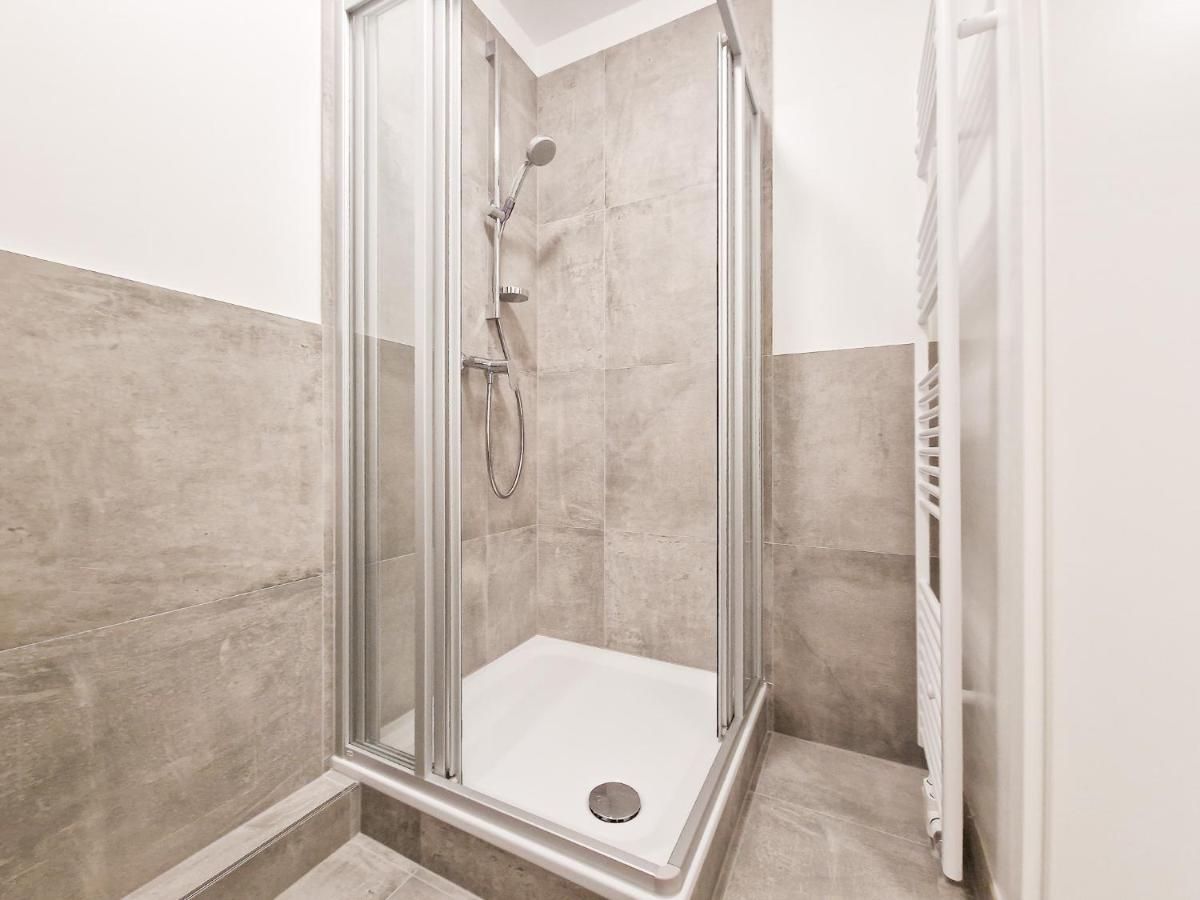 Raj Living - City Apartment With 3 Rooms - 15 Min Messe Dus & 10 Min Old Town Dus 杜塞尔多夫 外观 照片