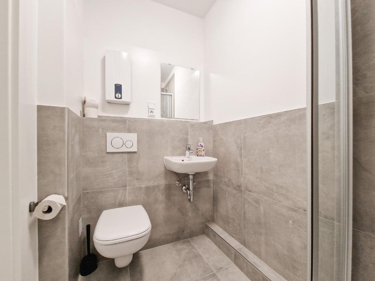 Raj Living - City Apartment With 3 Rooms - 15 Min Messe Dus & 10 Min Old Town Dus 杜塞尔多夫 外观 照片